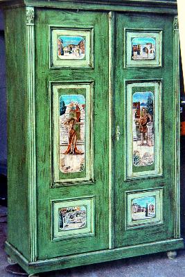 relooking armoire,,armoire décorées sur commande, armoires recyclées, armoires relookées ,decor sur meuble, peinture décorative mobilier